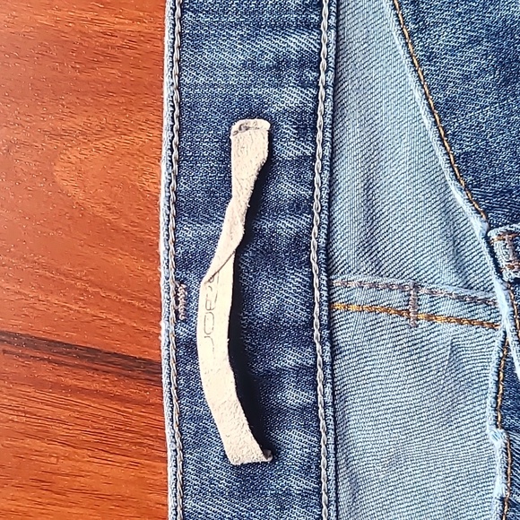 Joe's jean shorts 💙 - Picture 3 of 6